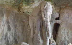 Слоновья пещера, Ванг Вьенг