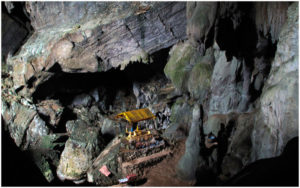 Пещера Лежащего Будды в Голубой Лагуне, Ванг Вьенг