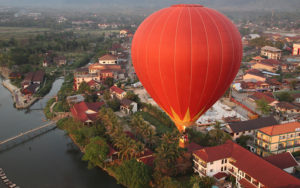 Воздушные шары, Ванг Вьенг