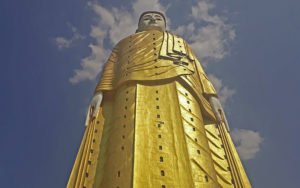 Гигантская статуя Будды